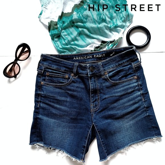 AMERICAN EAGLE MIDI Mid Rise Stretch Denim Jean Shorts 6 - Picture 1 of 2